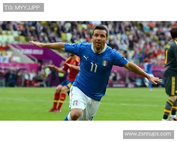 《从草根到传奇足球巨星的逆袭之路:超越极限的梦想与奋斗》 《从草根到传奇足球巨星的逆袭之路:超越极限的梦想与奋斗》