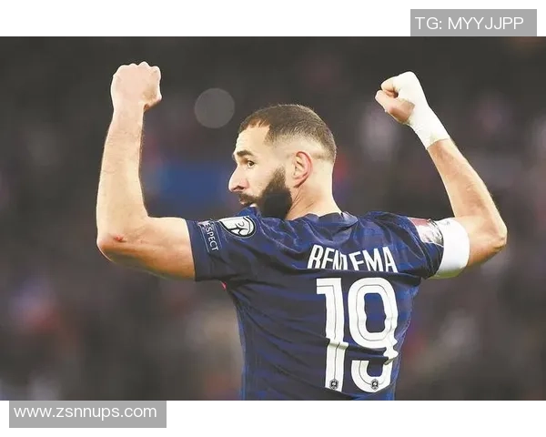 传奇谢幕:世界足球巨星葬礼引发球迷深切缅怀与全球追思 传奇谢幕:世界足球巨星葬礼引发球迷深切缅怀与全球追思